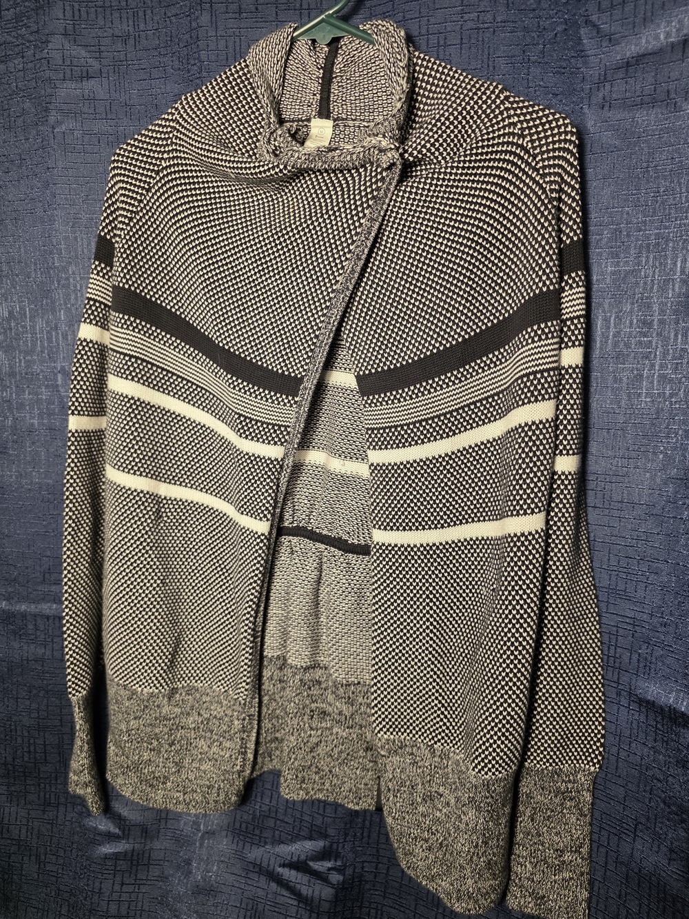 Ivivva By Lululemon Black and White Striped Knit Sweater Size 10 Kid's Preppy